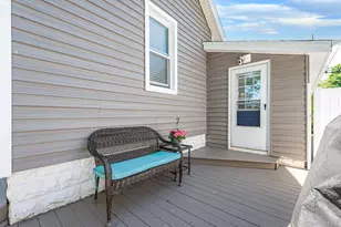 590 S 7th St, Lindenhurst, NY 11757 - Photo 28