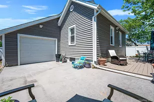 590 S 7th St, Lindenhurst, NY 11757 - Photo 24