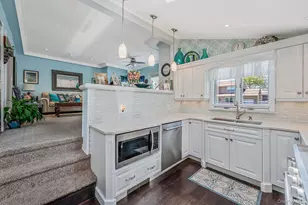 590 S 7th St, Lindenhurst, NY 11757 - Photo 8