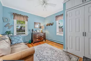 590 S 7th St, Lindenhurst, NY 11757 - Photo 18