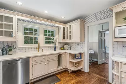433 Park Avenue, Manhasset, NY 11030 - Photo 12