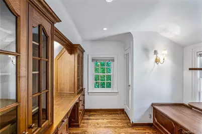 433 Park Avenue, Manhasset, NY 11030 - Photo 18