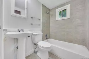 29 Pearsall St, Babylon, NY 11702 - Photo 34