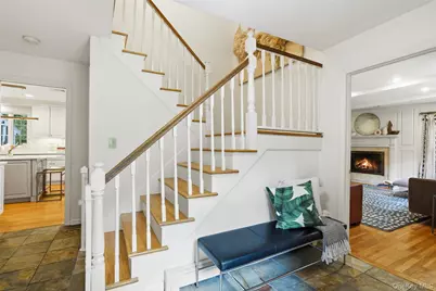 5 Diane Court, Katonah, NY 10536 - Photo 2