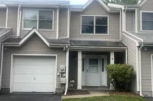 12 Deer Crossing Dr, Fishkill, NY 12524 - Photo 2