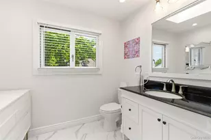 67 Villas Cir, Melville, NY 11747 - Photo 18
