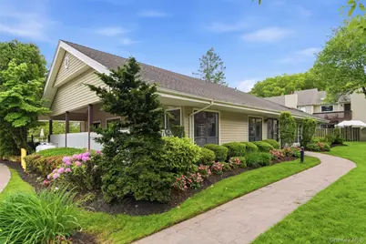 67 Villas Circle, Melville, NY 11747 - Photo 24