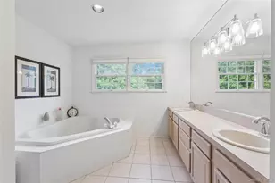 3 Naomi Ct, Melville, NY 11747 - Photo 32