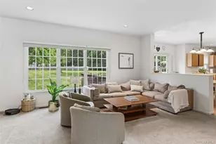 3 Naomi Ct, Melville, NY 11747 - Photo 10
