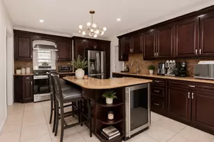 636 E 219th St, Bronx, NY 10467 - Photo 4