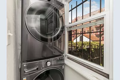 636 E 219th Street, Bronx, NY 10467 - Photo 14