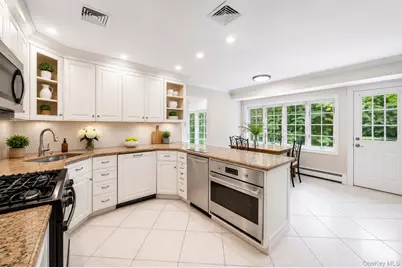 29 Waverly Place, Lawrence, NY 11559 - Photo 4