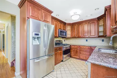 215 Coverly Avenue, New York, NY 10301 - Photo 10