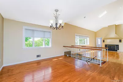 215 Coverly Avenue, New York, NY 10301 - Photo 6