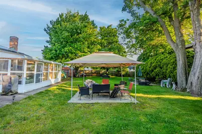 96 Hudson Avenue, Brentwood, NY 11717 - Photo 32