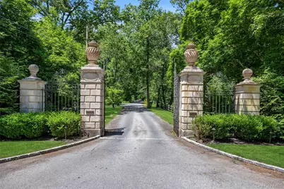 5 Eden Roc Drive, Locust Valley, NY 11560 - Photo 30