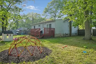 84 Queen Rd, Mastic Beach, NY 11951 - Photo 18