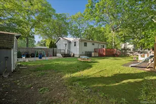 84 Queen Rd, Mastic Beach, NY 11951 - Photo 20