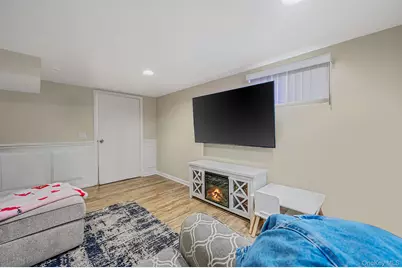 117 Wadsworth Avenue, Levittown, NY 11756 - Photo 20
