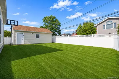 117 Wadsworth Avenue, Levittown, NY 11756 - Photo 28