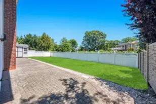 1827 Roberta Ln, Merrick, NY 11566 - Photo 22