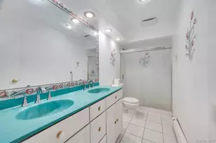 1827 Roberta Ln, Merrick, NY 11566 - Photo 14