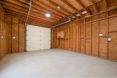 26 Brandon Avenue, Amityville, NY 11701 - Photo 40