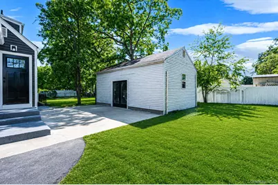 26 Brandon Avenue, Amityville, NY 11701 - Photo 6