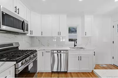 26 Brandon Avenue, Amityville, NY 11701 - Photo 18