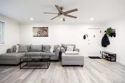 200 Merrick Road #F, Amityville, NY 11701 - Photo 14