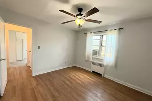 131-39 234th St, Rosedale, NY 11422 - Photo 6