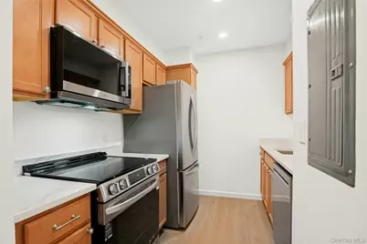 314 Sutton Drive #314, Mount Kisco, NY 10549 - Photo 6