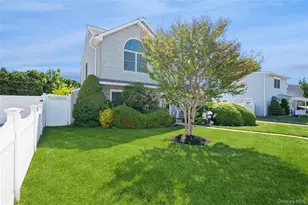 49 Harness Ln, Levittown, NY 11756 - Photo 4