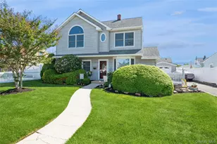 49 Harness Ln, Levittown, NY 11756 - Photo 2