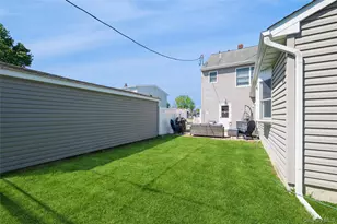 49 Harness Ln, Levittown, NY 11756 - Photo 34