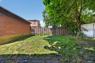 2456 Rockville Centre Pkwy, Oceanside, NY 11572 - Photo 18