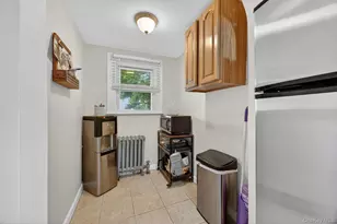 2456 Rockville Centre Pkwy, Oceanside, NY 11572 - Photo 10