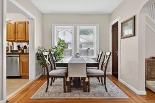2456 Rockville Centre Pkwy, Oceanside, NY 11572 - Photo 8