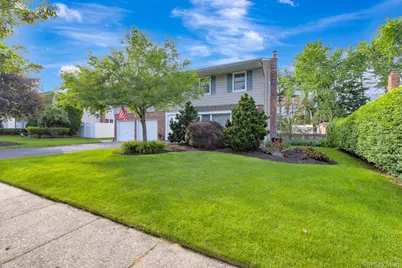 19 Knoll Lane, Smithtown, NY 11787 - Photo 2