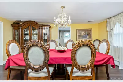 19 Knoll Lane, Smithtown, NY 11787 - Photo 8
