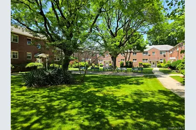 88-27 Shore Parkway #25, Howard Beach, NY 11414 - Photo 1