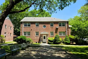88-27 Shore Pkwy, Howard Beach, NY 11414 - Photo 14