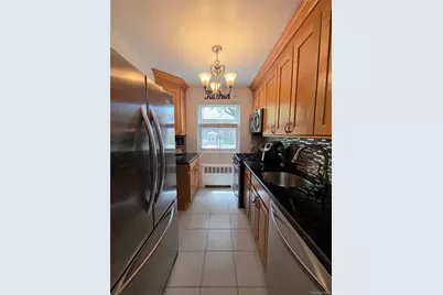 88-27 Shore Parkway #25, Howard Beach, NY 11414 - Photo 12