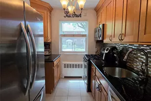 88-27 Shore Pkwy, Howard Beach, NY 11414 - Photo 12