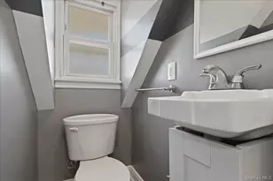2395 Yorktown St, Oceanside, NY 11572 - Photo 20