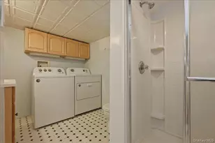 2395 Yorktown St, Oceanside, NY 11572 - Photo 28