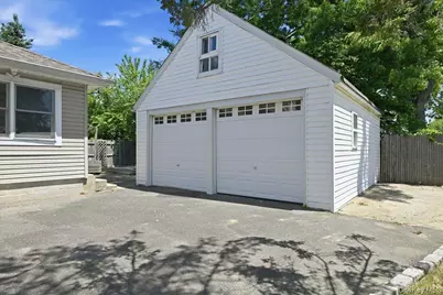 2395 Yorktown Street, Oceanside, NY 11572 - Photo 40
