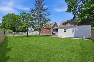2395 Yorktown St, Oceanside, NY 11572 - Photo 38