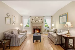 4 Landing Meadow Rd, Smithtown, NY 11787 - Photo 6