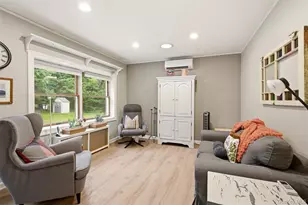 4 Landing Meadow Rd, Smithtown, NY 11787 - Photo 16